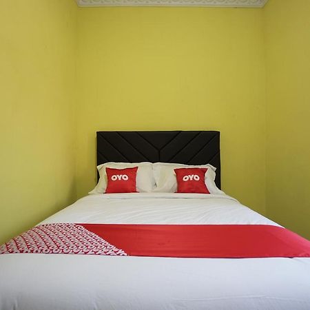 Oyo 2486 Bahana Guest House Манадо Экстерьер фото